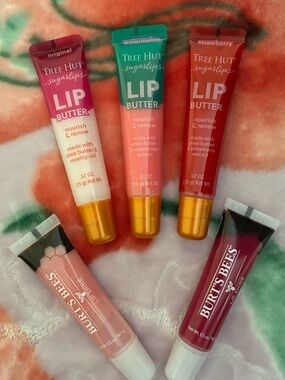 TREE HUT Sugarlips Lip Butter & BURT'S BEES Lip Shine